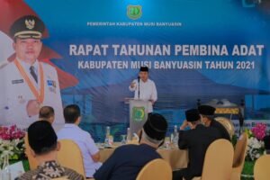 Beni Hernedi Ajak Para Pemangku Adat Hidupkan Kembali Norma Hukum Adat