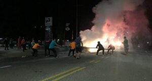 Satu Unit Sedan Timor Terbakar Usai Antri BBM