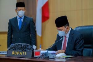 Legislatif dan Eksekutif Teken Persetujuan Bersama Raperda APBD Muba TA 2022