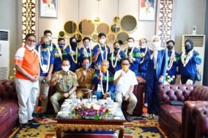 Bawa Pulang Empat Medali PON Papua, Atlet Anggar Sumsel Disambut Sukacita