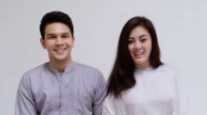Dhena Devanka Bantah Pukul Jonathan Frizzy Pakai Barbel, Ini Penjelasannya