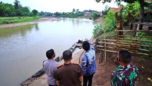 Penambang Pasir Ilegal Jangan Main Kucing-kucingan