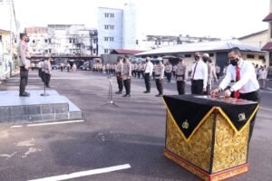 Kapolda Sumsel Berikan Penghargaan