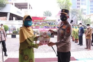 Kapolda Sumsel Distribusikan Sembako kepada Pengurus Wilayah PW Aisyiyah Sumsel