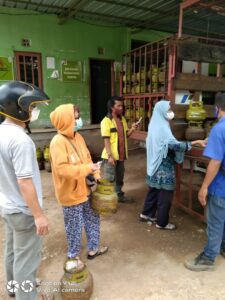 Gas Elpiji 3 Kilogram Langka, PT KUMM Gelar Operasi Pasar di Tiga Desa