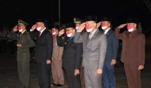 Cik Ujang Apel Penghormatan dan Renungan Suci di Makam Pahlawan Puspa Bhakti