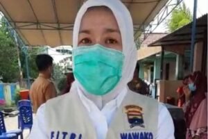 Finda Melayat ke Rumah Almarhum Rully Irawan
