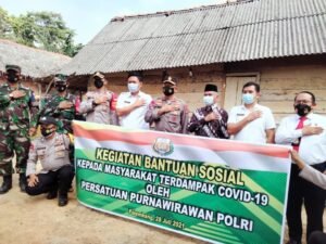 Kapolda Sumsel Door To Door Datangi Warga Isoman