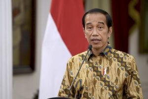 Cegah Penularan Covid-19, Jokowi Imbau Masyarakat Tak Makan di Tempat