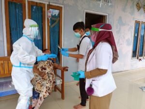 Pemkab OKI Salurkan Vitamin dan Obat untuk Pasien COVID-19 yang Isolasi Mandiri