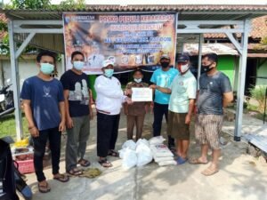 PKS Kalindoni Bantu Korban Kebakaran