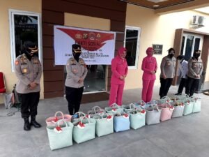 Ketua Bhayangkari Sumsel Berikan Bantuan Sembako