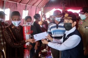 Herman Deru Biayai Sewa Rumah Sementara Korban Kebakaran Ogan Ilir