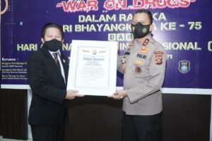 Jalankan Program Presisi Kapolri, Kapolda Sumsel Diganjar Dua Penghargaan dari Lemkapi