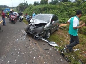 Lakalantas Beruntun di Desa Dendang, Libatkan 3 Mobil dan 2 Motor