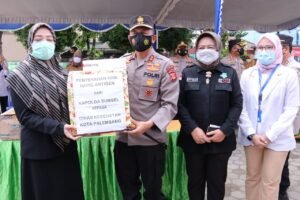 Kapolda Sumsel, Serahkan Bantuan kepada Dinas Kesehatan Provinsi Sumsel