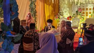 Gelar Pernikahan di Hari Peringatan Reformasi, Dua Aktivis Muda Banjir Ucapan Mulai dari Anies Baswedan hingga Sandiaga Uno.
