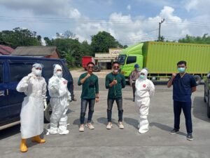 Rizki-Ridho D’Academy Diserbu Penggemar Saat Diberhentikan di Posko Penyekatan Mudik