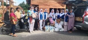 IWAPI OKI Serahkan Bantuan untuk Korban Kebakaran di SP Padang