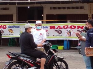 PKS Kalidoni Bagikan Takjil Gratis