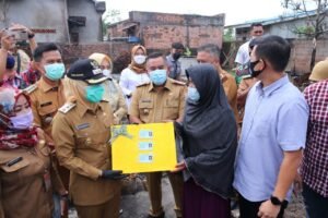 Wakil Walikota Palembang Wujudkan Keinginan Halifah untuk Miliki Rumah