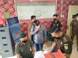 Kejari Pangkalpinang Terima Penyerahan Tiga Tersangka Kasus Dugaan Tipikor BRI