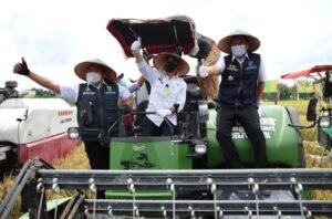 Hadiri Panen Raya, Mentan Ingatkan Pemda Terus Dukung Pasca Panen Petani