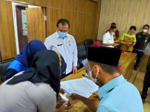 Puluhan Pegawai Bakesbangpol Kota Palembang Jalani tes Urin