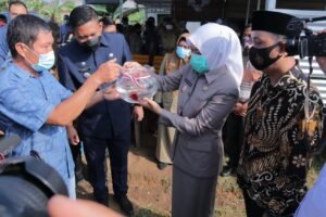 Fitrianti Agustinda Resmikan Paguyuban Pecinta Ikan Hias di Palembang