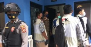Petugas KPK Datangi Rumah Pribadi Bupati Bandung Barat Aa Umbara