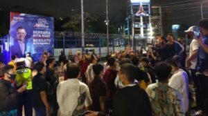 Geruduk Kantor DPP Partai Demokrat, Puluhan Mahasiswa Dibubarkan Polisi