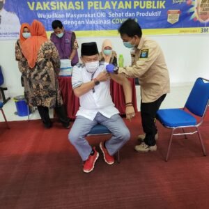 Anggota DPRD OKI Jalani Vaksinasi Tahap Pertama
