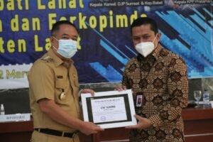 Beri Contoh ke Warga, Cik Ujang Sampaikan Laporan SPT Tahunan