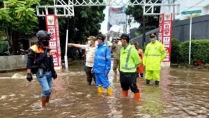 22 Kelurahan di Jaksel Terendam Banjir, 840 Orang Mengungsi