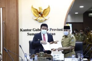 Herman Deru&nbsp;&nbsp;Dorong Pemkab OKU&nbsp;Realisasikan Program Pembagunan&nbsp;Berbasis Ekonomi Kerakyatan