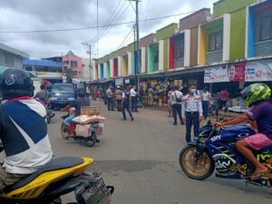 Bikin Macet, Pedagang di Bahu Jalan Pasar Induk Ditertibkan