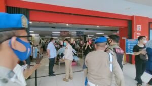 Pengunjung Ramayana Membludak, Sat Pol PP Gelar Razia Masker