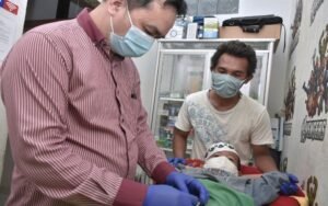 Ringankan Warga Terdampak Covid-19, Pusri Khitan Ratusan Anak Warga Sekitar