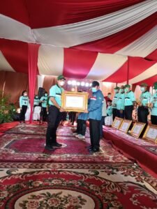 Bupati Muba Dinobatkan Jadi Pembina Proklim