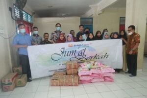 Jumat Berkah, PTBA Bagi-bagi Sembako ke Panti Asuhan