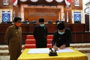 DPRD Babel Sahkan Raperda RAPBD 2021 Menjadi Perda