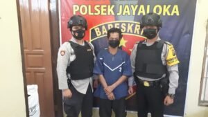 Cemburu, Marsuk Lukai Pacarnya