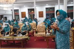 Feby Deru Pamerkan Koleksi Kriya Sriwijaya