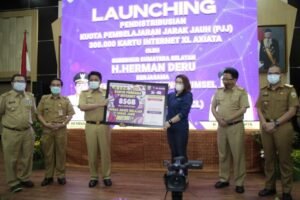 Gandeng XL, Herman Deru Kembali Bagi-Bagi Kuota Internet Gratis