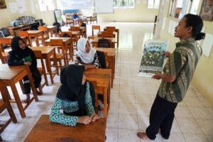 Tak Cukup Hanya Menanam: Refleksi Pendidikan dan Pentingnya Kesadaran Ekologis Hutan