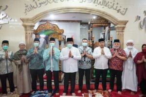 Herman Deru Serahkan Bantuan Ambulans ke IKB-Manku