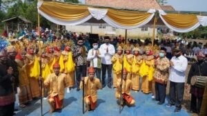 Juarsah Hadiri Peletakan Batu Pertama Pembangunan Masjid di Desa Sugih Waras