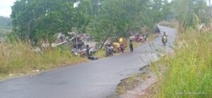 Tambang Ilegal Eksis di Dam Jebol tepi Jalan Desa Lampur