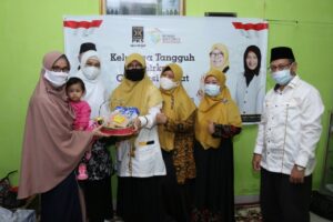 Peringati Hari Anak di Tengah Pandemi, PKS Sumsel Bagikan Ratusan Paket Bantuan