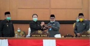 Sah, Liono Basuki Jabat Plt Ketua DPRD Muara Enim